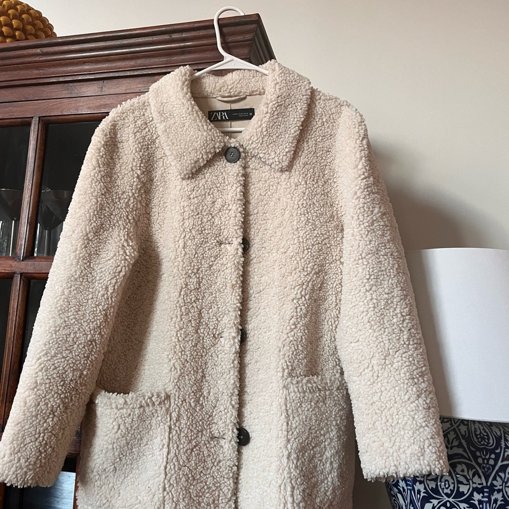 Zara Women's Beige Sherpa Coat